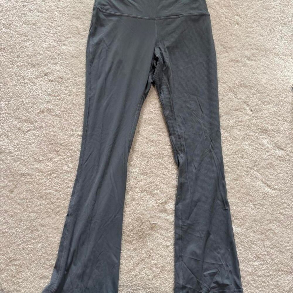 Lululemon Women's Grey and Black Leggings